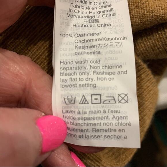 Madewell 100% cashmere sweater size Small mustard yellow gold V neck - Picture 10 of 10